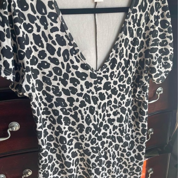 Smash and Tess Sunday Romper Lexi Leopard — size Medium - Picture 2 of 4